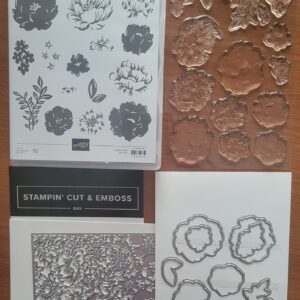 TWO-TONE FLORAL BUNDLE